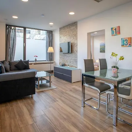 + 1 Free Parking Spot インスブルック